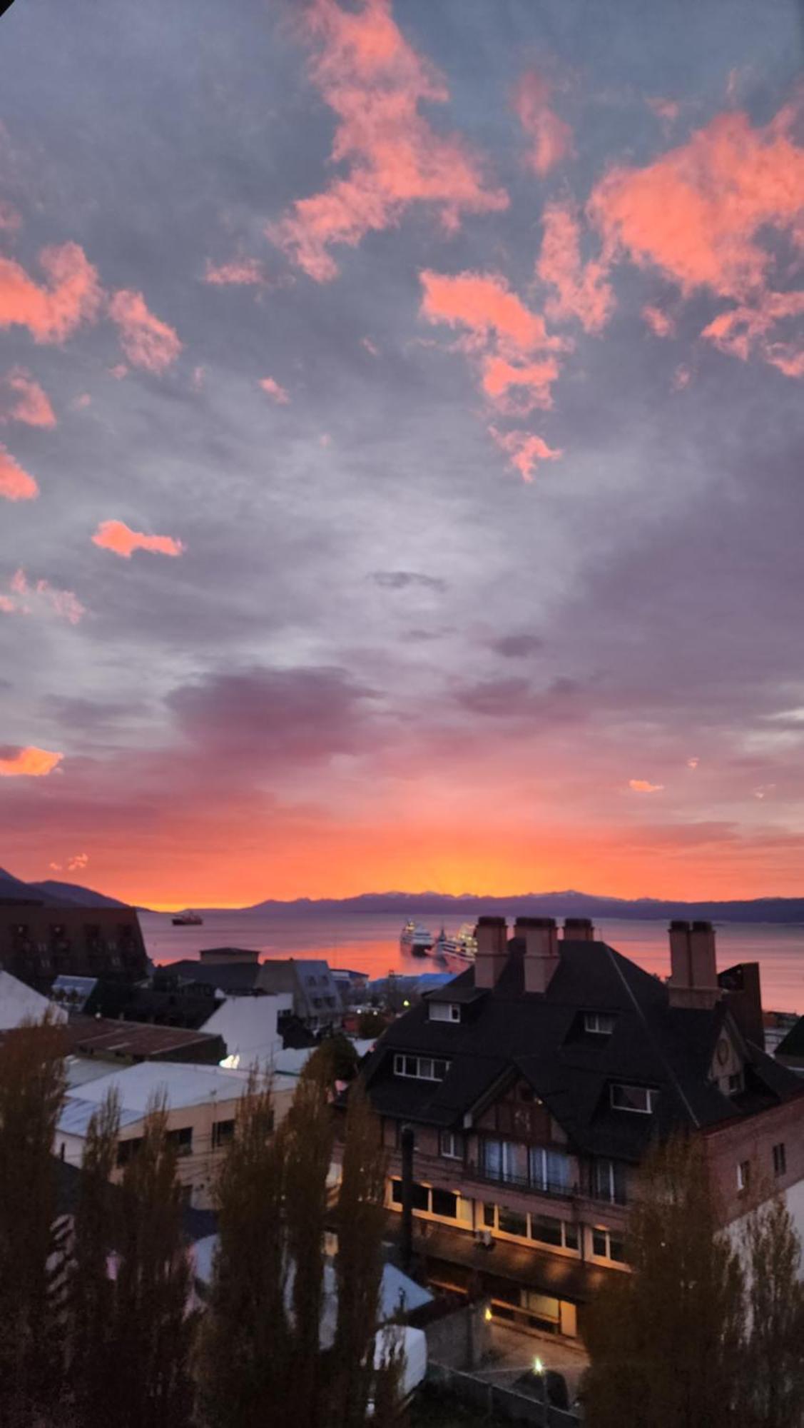 Yaghan Hostel Ushuaia Ngoại thất bức ảnh